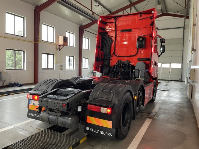 Renault T480 6x2 nyergesvontató – 3. kép