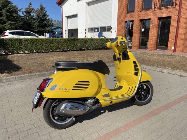 Vespa GTS 300 // Magyarországi – 3. kép